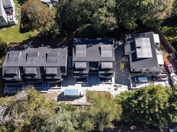 956 Walnut St #6, Newton Highlands, MA 02461