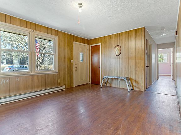 5th image of 703 Old Stagecoach Rd