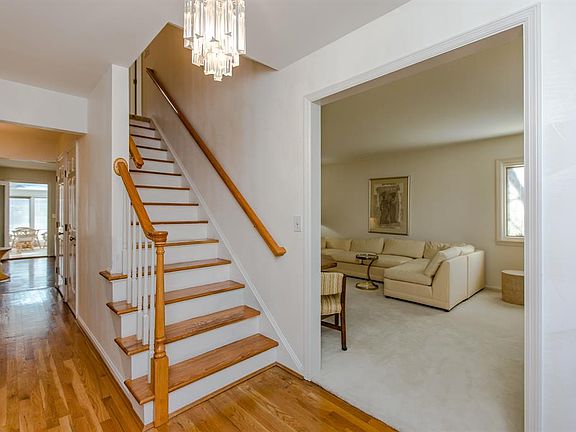 3rd image of 8275 Millview Dr
