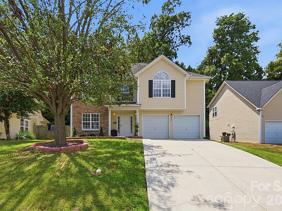 3rd image of 4923 Eagle Creek Dr