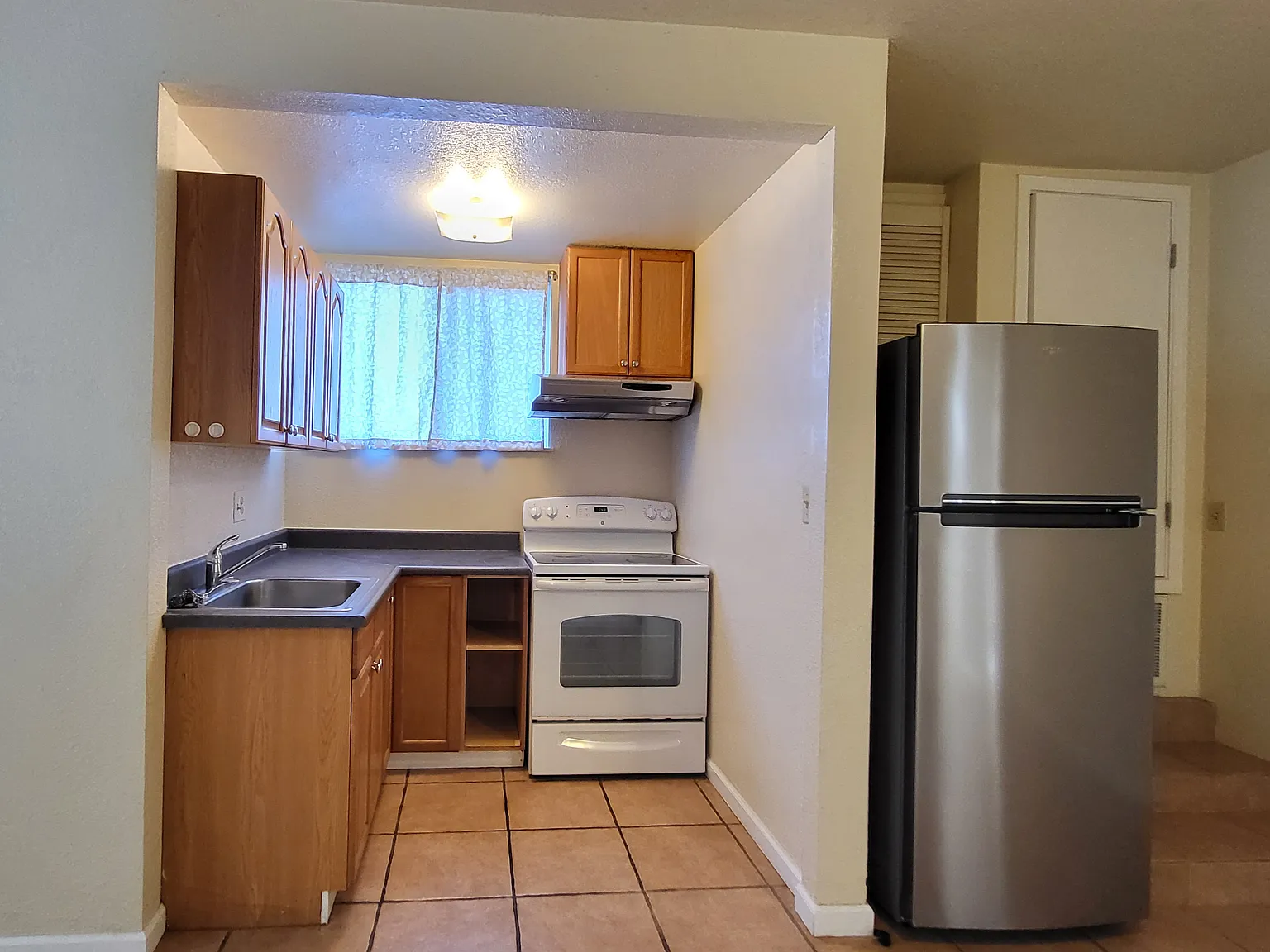 Starlite Dr, Milpitas — Photo 2