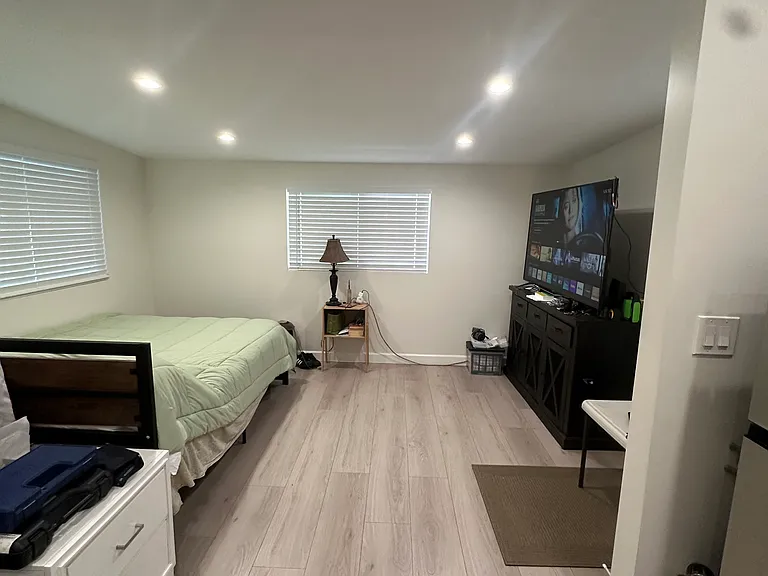 10543 Swinton Ave — Photo 27