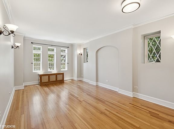 4th image of 70 Pine Ave APT 1A