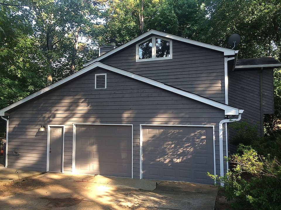 1st image of 403 Somerset Close SE