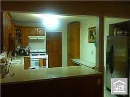 3rd image of 944 E Silva St