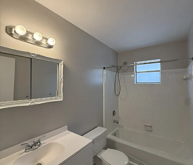 102 Woodhouse Ln #C — Photo 7