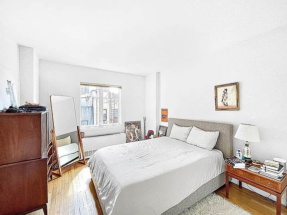 3rd image of 54 Orchard St APT 8B