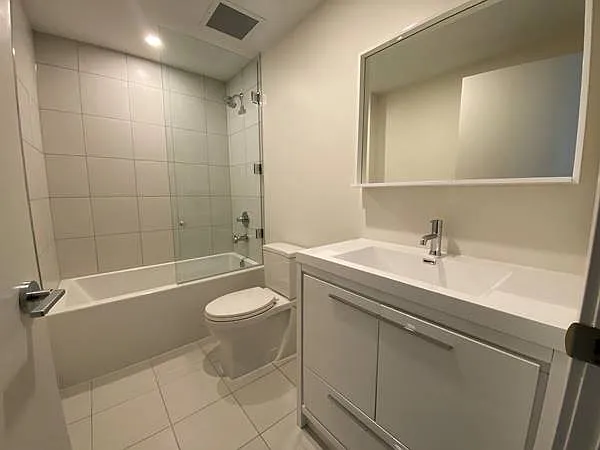 212 King William St #404 — Photo 8