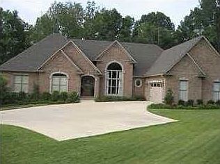 1st image of 5726 Woodland Trl