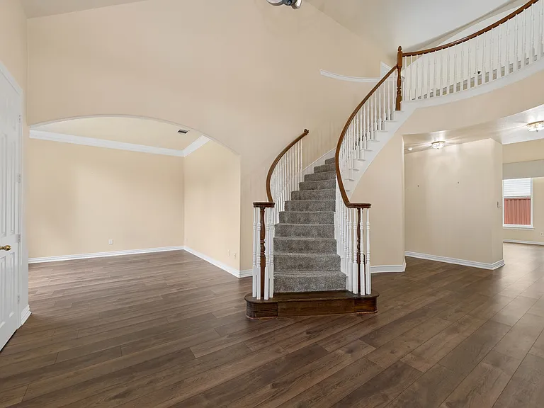4568 Saint James Dr — Photo 2