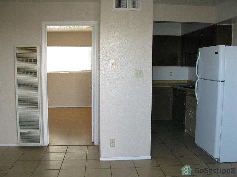 2nd image of 844 Chelwd Prk Blvd NE APT 1