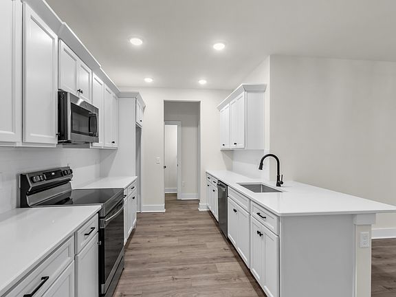 4th image of 2604 Camrose Way