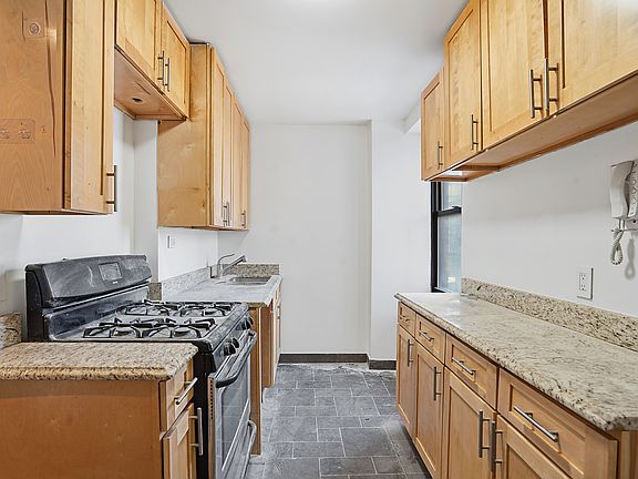 5th image of 784 Columbus Ave APT 17A