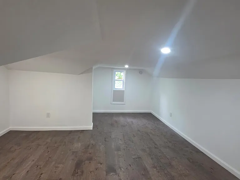 262 Davenport Ave #2 — Photo 10