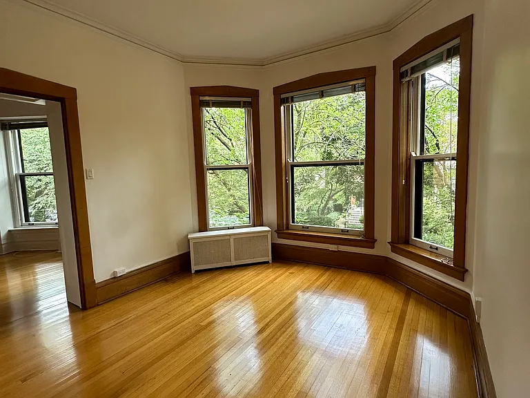 537 W Fullerton Pkwy #2 — Photo 8
