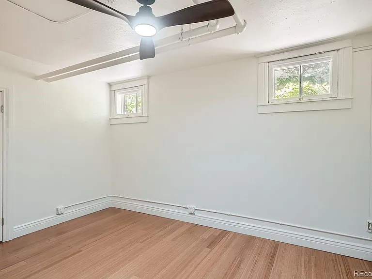 954 N Pearl St #B — Photo 15