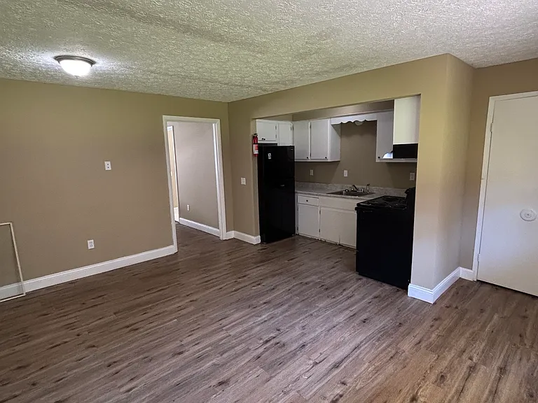 204 N Warren St — Photo 18