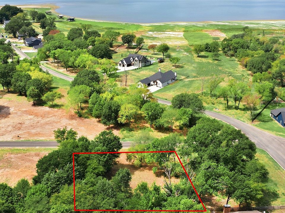 1st image of 703 Clubview Dr