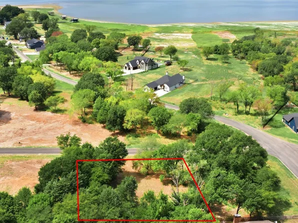 703 Clubview Dr, Kemp, TX 75143