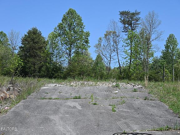 3rd image of 144 Enterprise Dr