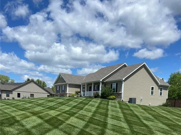 17265 Cortona Dr, Saint Joseph, MO 64505