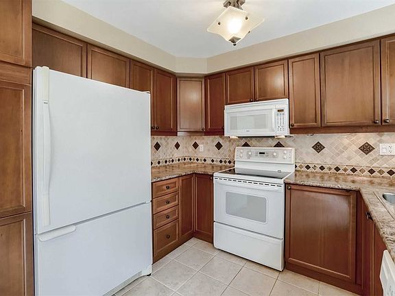 3rd image of 2298 Grand Oak Trl