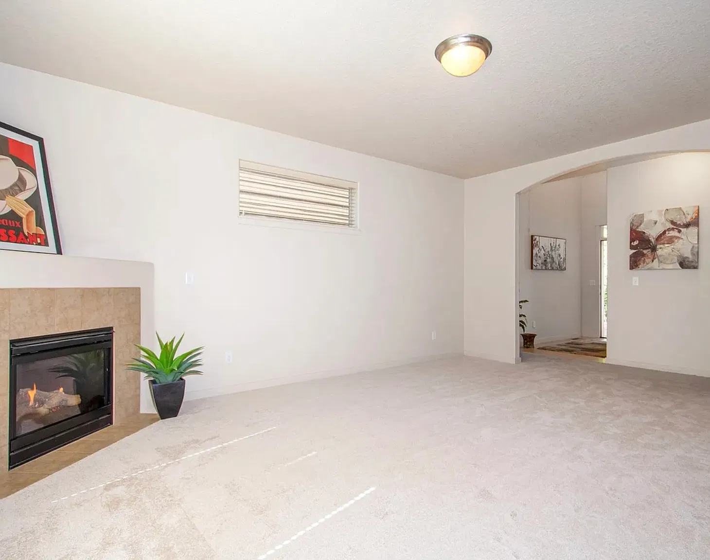 4 bed, 1948 sqft, $2,845 — Photo 2