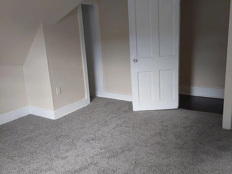 1343 Vine St #4 — Photo 8