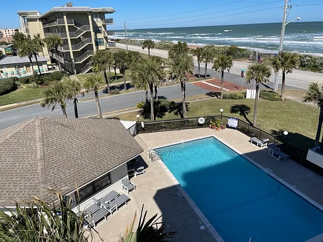 2 bed, 1100 sqft, $2,300 — Photo 3