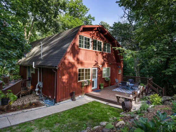 199 Oakwood St, Williams Bay, WI 53191