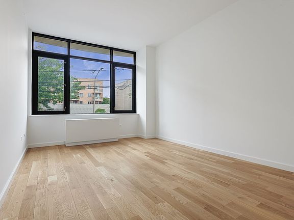 3rd image of 142 N 6th St APT 2D