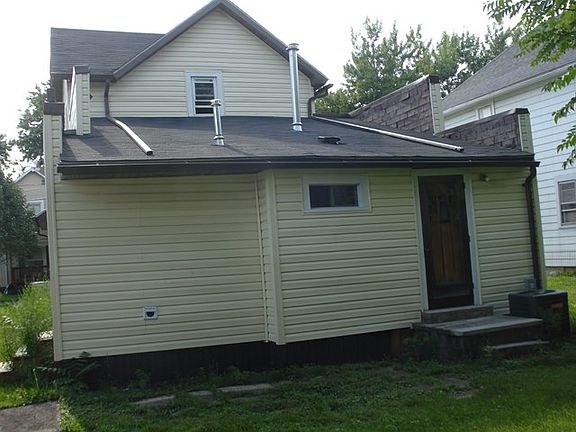4th image of 130 Carhart St