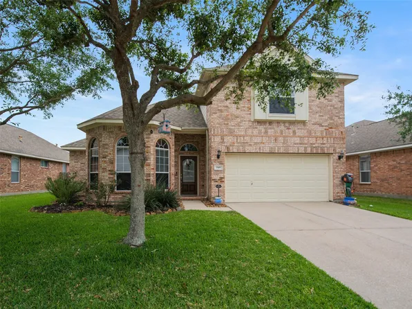949 Autumn Brook St, Seabrook, TX 77586