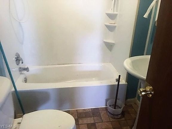 5th image of 168 Lee Ave