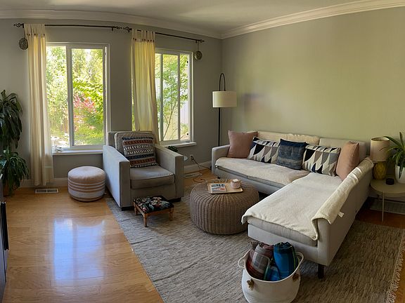 5th image of 135 E Okeefe St #2
