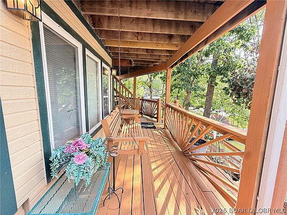 3rd image of 27085 Dixie Ln