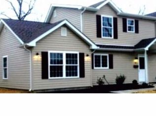 32 Nectar Ln, Levittown, PA 19054