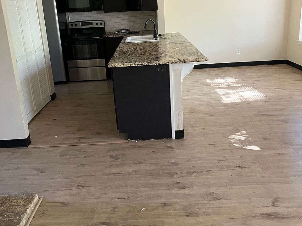 Breakfast room seen from living area.