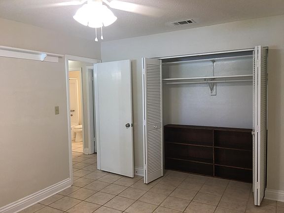 5th image of 407 Shenandoah Dr