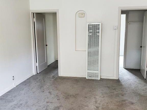 4th image of 2600 43rd St