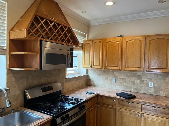 3 bed, 1000 sqft, $2,900 — Photo 2