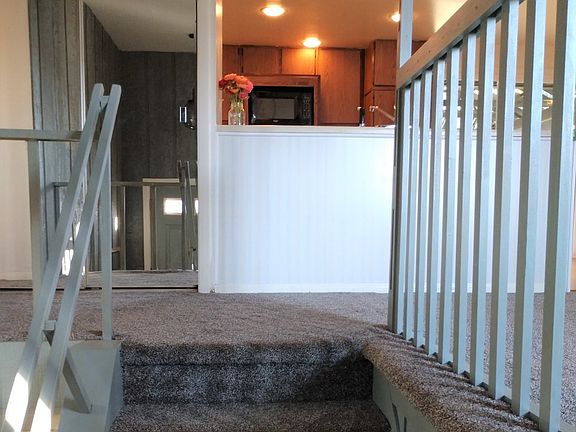 2nd image of 605 Auburn Ln