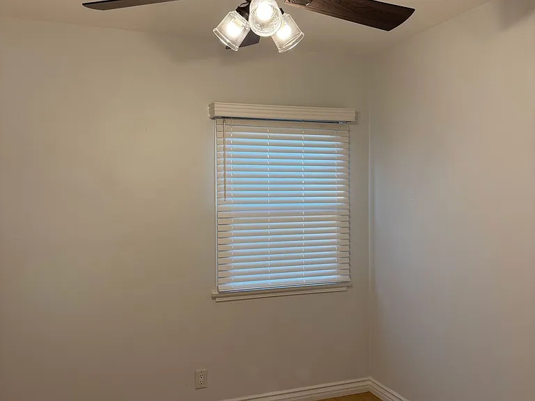 4125 1/2 W Toluca Lake Ave #4123-1/2 — Photo 22