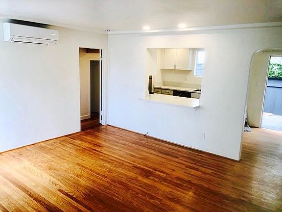 4th image of 4479 Mississippi St