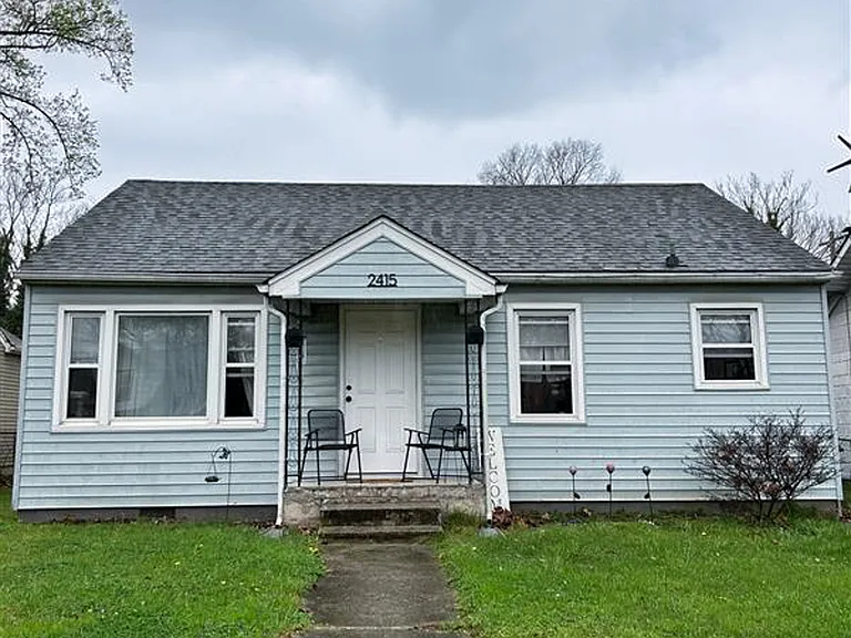 2415 Linden Ave — Photo 1