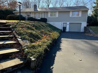 269 Greenbriar Dr, Cheshire, CT 06410