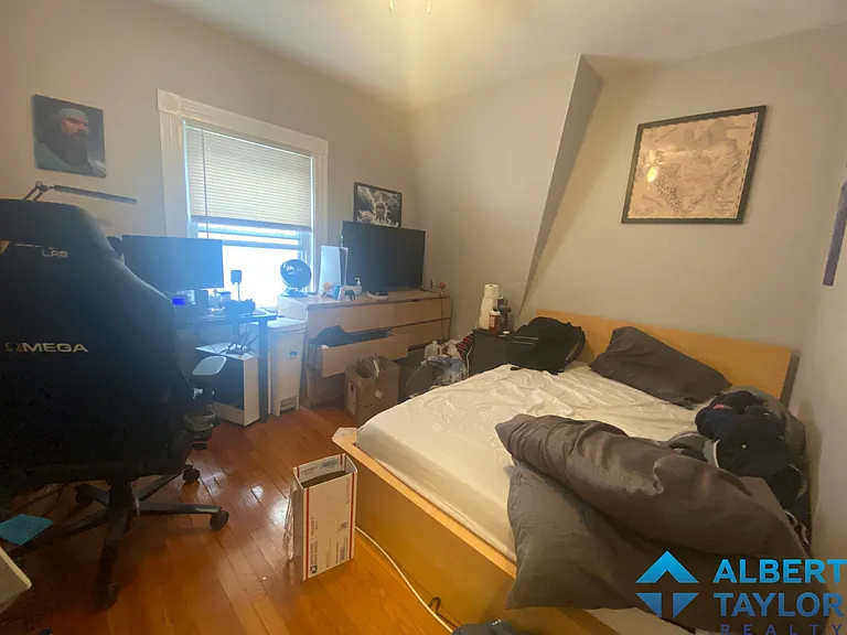 32 Touro Ave #1 — Photo 9