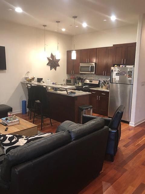 1st image of 1827 Vineyard St Unit 3