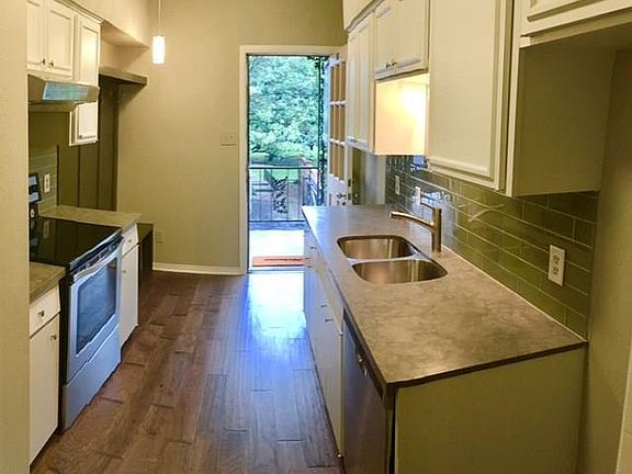 3rd image of 4349 Bellaire Dr S APT 228S