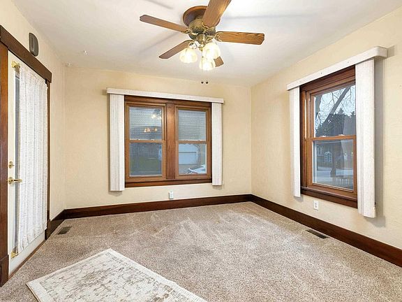 3rd image of 2707 N Bridge Ave